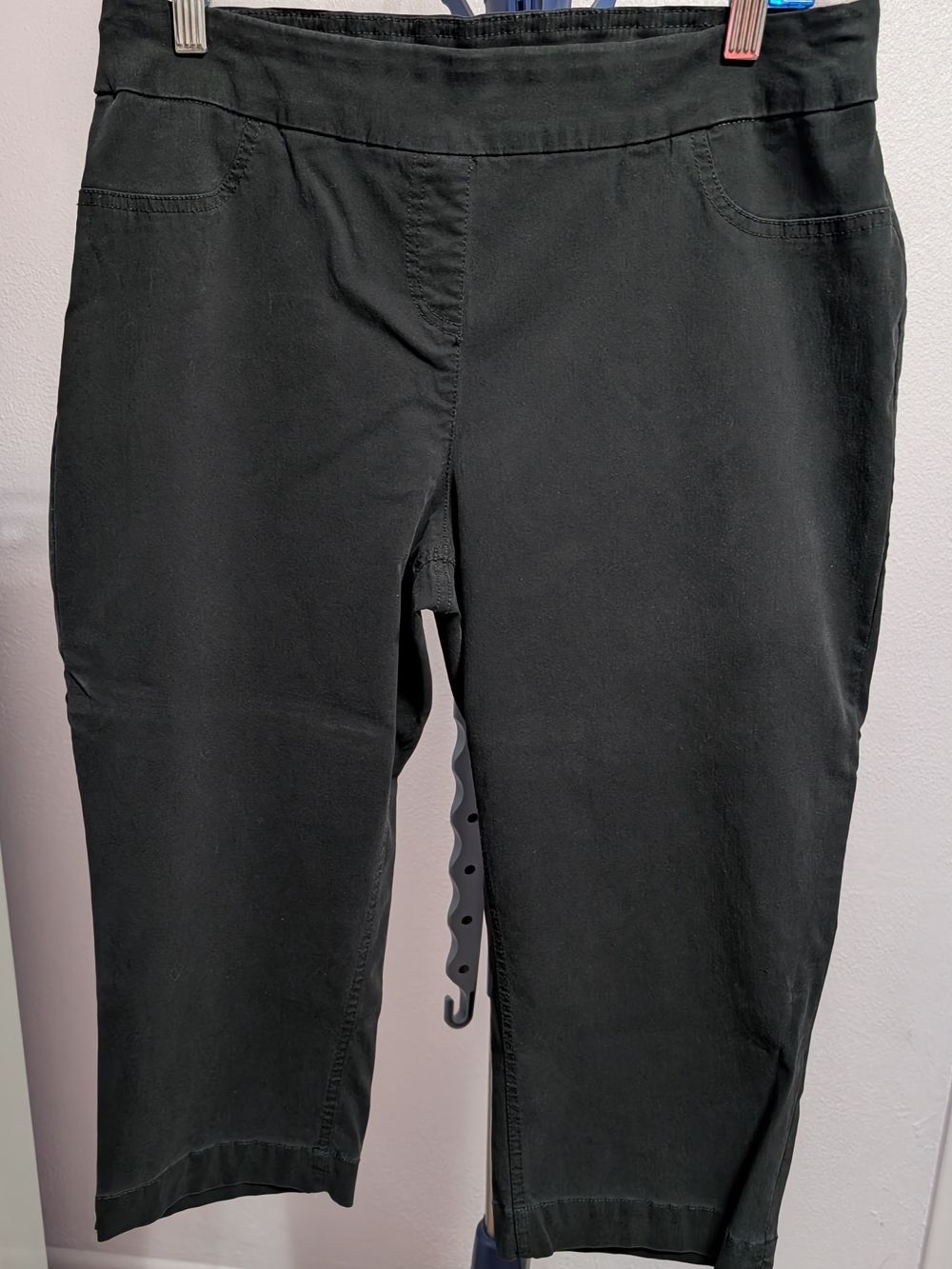 Slimsation By Multiples Black Capris